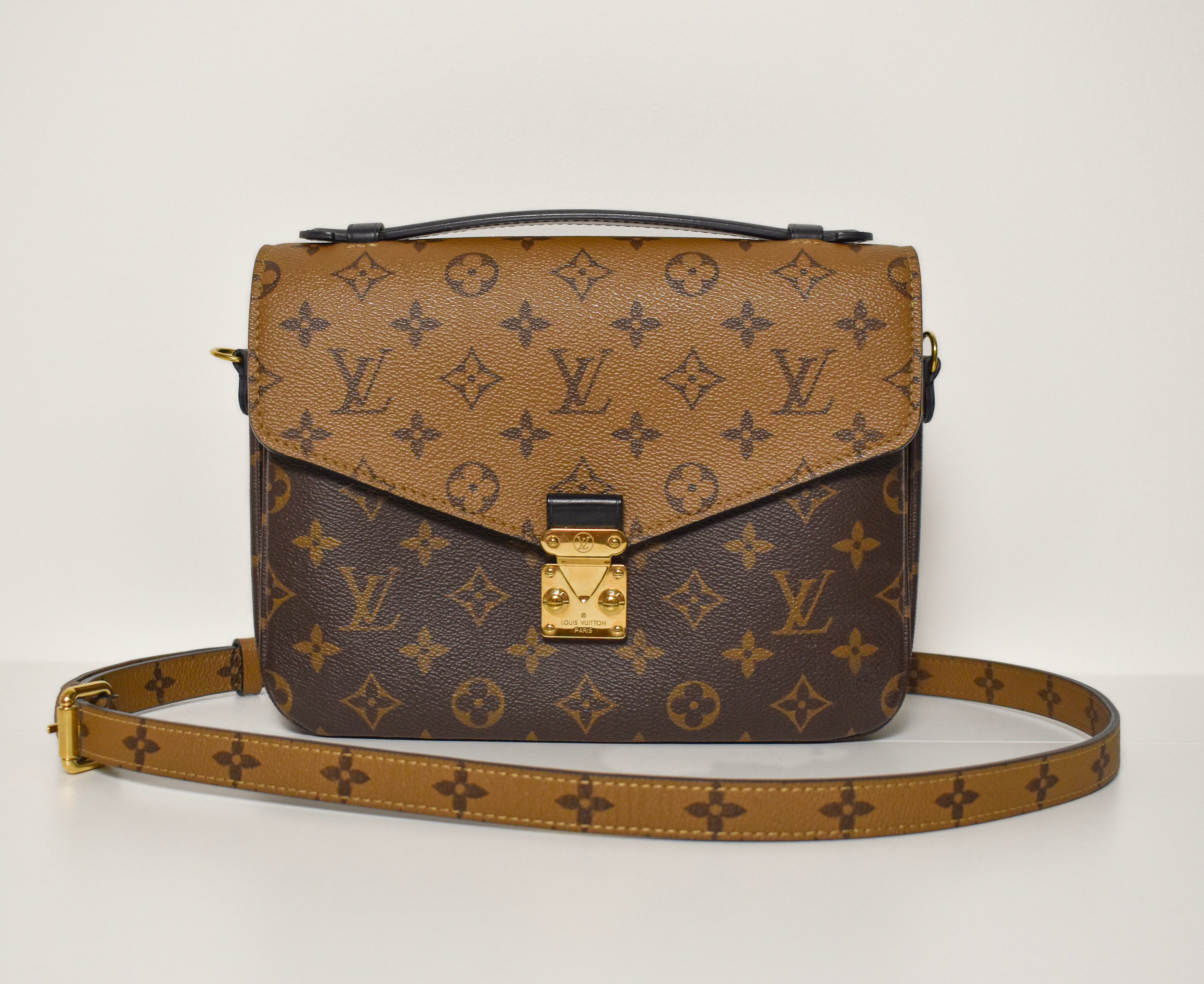 Louis Vuitton Pochette Metis Reverse